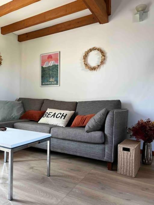 Magnifique Appartement Traversant Avec Vue Sur Le Golf ลา กร็องเดอ-ม็อต ภายนอก รูปภาพ