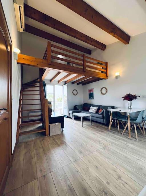 Magnifique Appartement Traversant Avec Vue Sur Le Golf ลา กร็องเดอ-ม็อต ภายนอก รูปภาพ